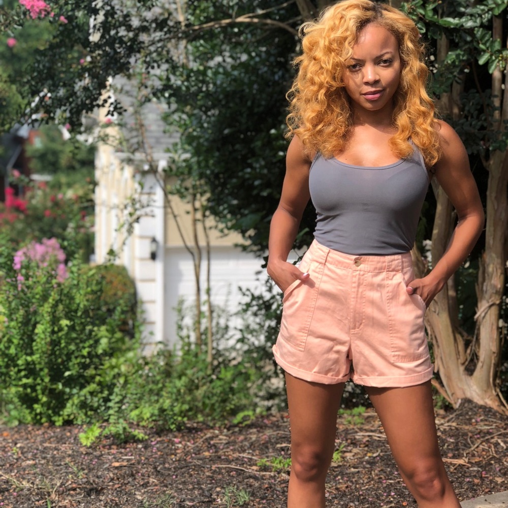 Mid rise peach shorts